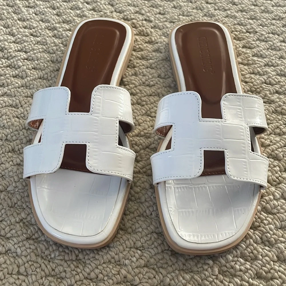 NWOT Cheng Sheng Sandals Woman H Slide White Vegan Faux Leather